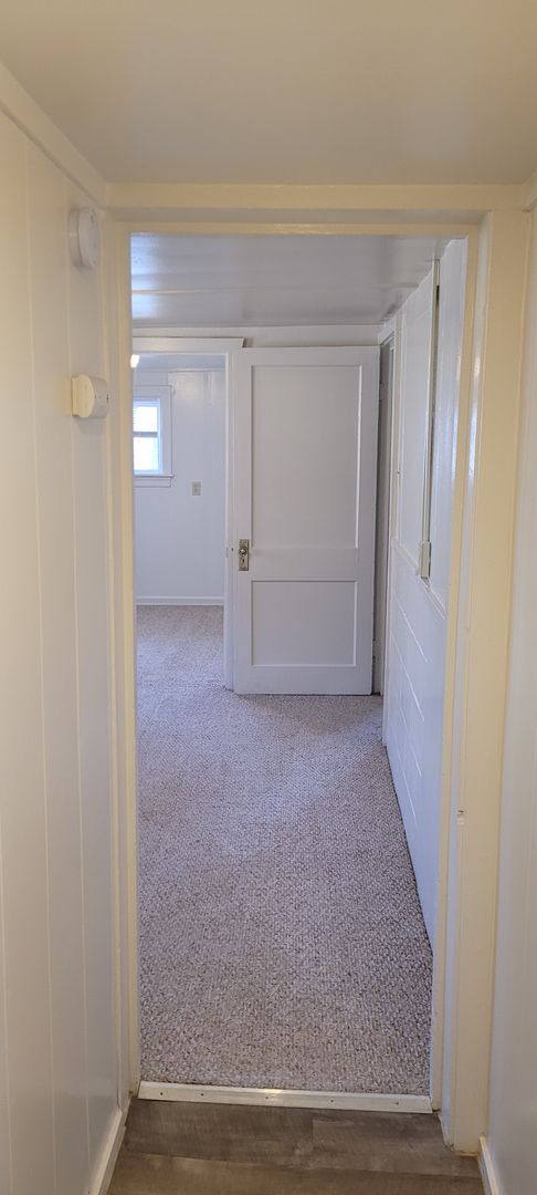 Building Photo - 2 Bed 1 Bath