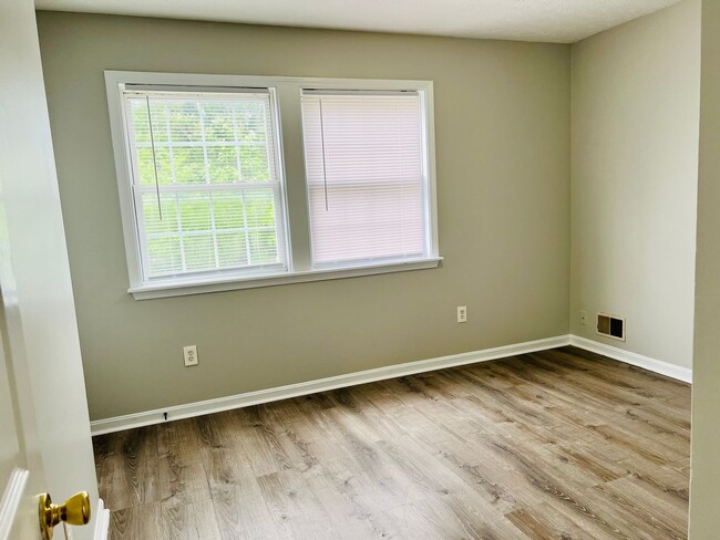 Building Photo - Three Bedroom/Two Full Bath House in West ...
