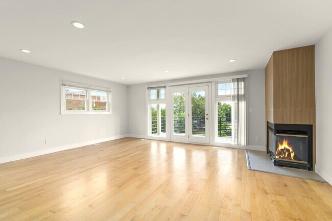 Building Photo - 6 Grand Cove Way