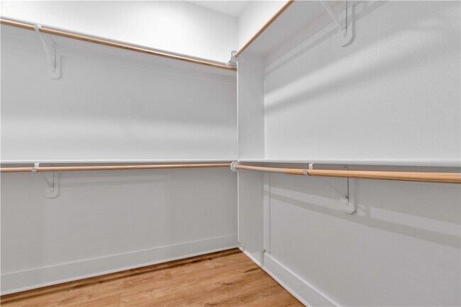 Building Photo - 4805 W Sturgeon St