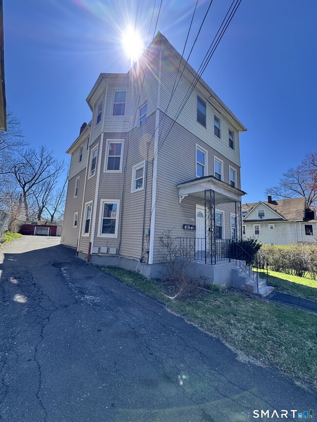 Building Photo - 107 Hamilton St