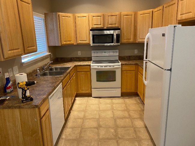 Building Photo - 1596 W 300 S