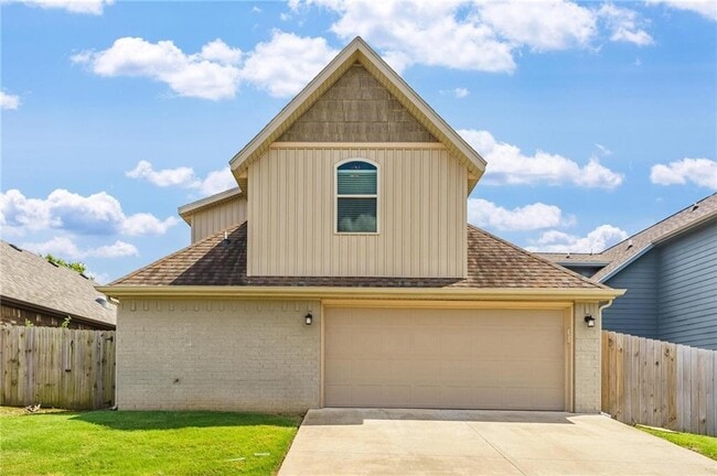 Building Photo - 3210 SW Hillstone Ave