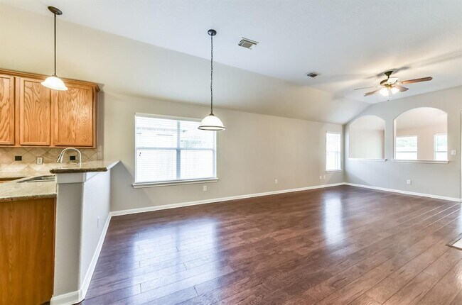 Building Photo - 15723 Chapel Lake Dr