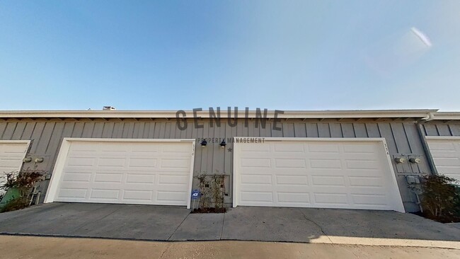 Building Photo - Seal Beach Condo Near Beach