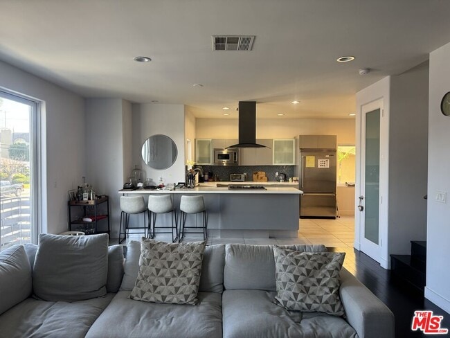 Building Photo - 1739 S Barrington Ave