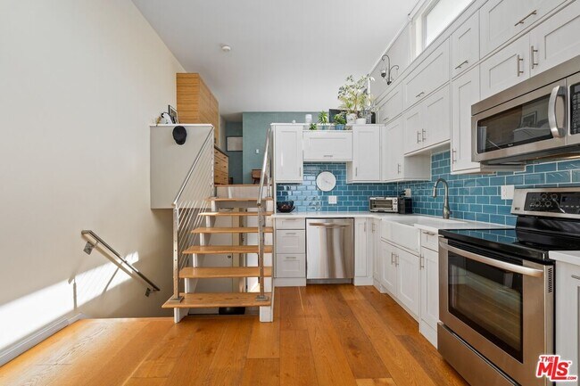 Building Photo - 7 Fleet St