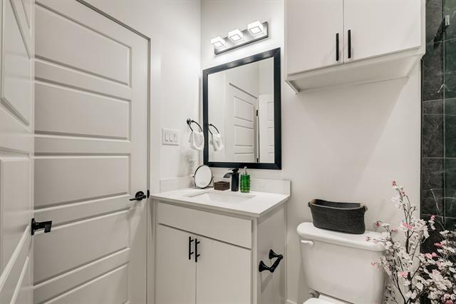 Building Photo - 2618 Carpenter Ave