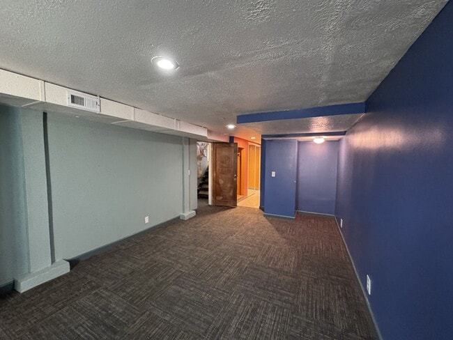 Building Photo - 4304 SE 30th Ave