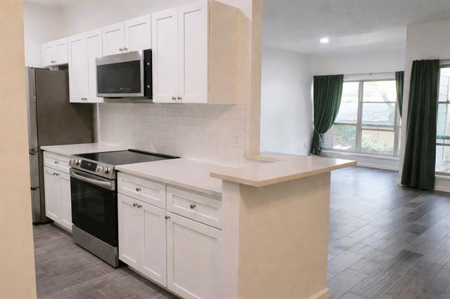 Building Photo - 9600 Royal Ln