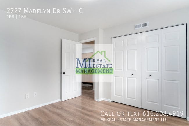 Building Photo - 2727 Madelyn Dr SW