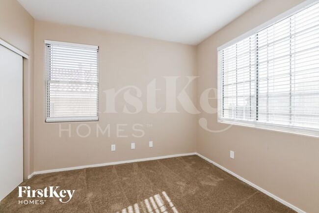 Building Photo - 5008 Sparkling Sky Ave