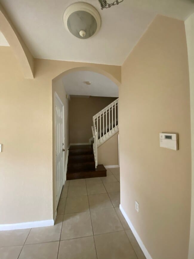 Building Photo - 3102 NW 24th Way