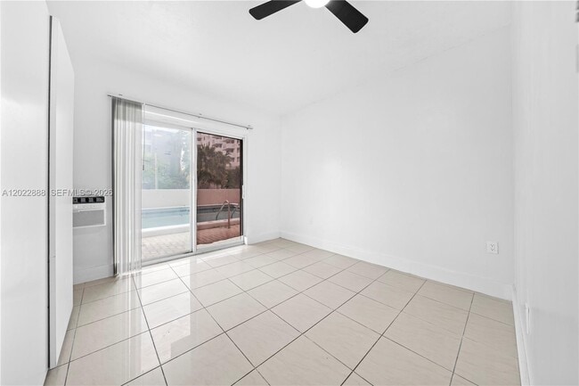 Building Photo - 1300 Lincoln Rd