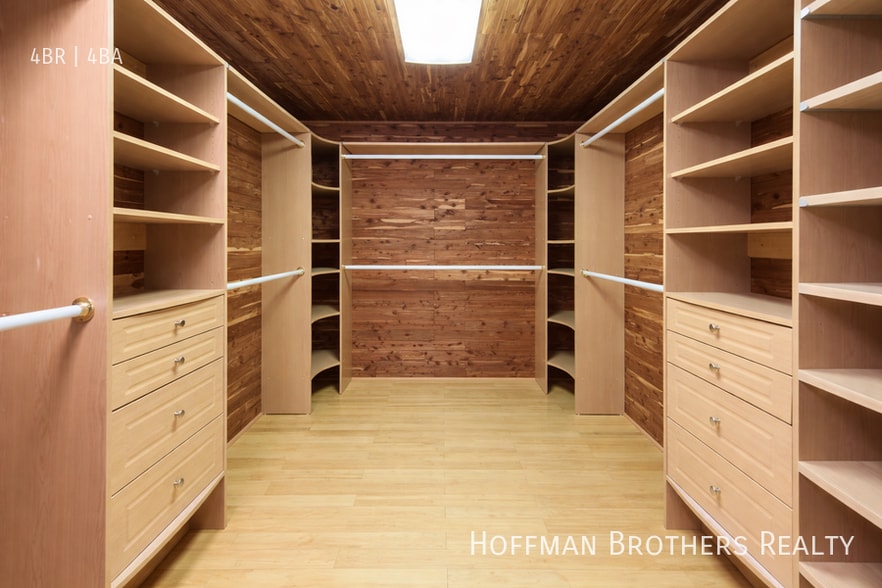 Building Photo - 9305 Beverlycrest Dr