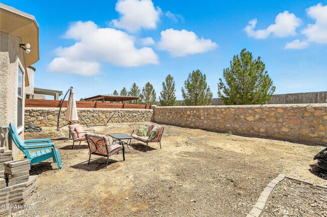 Building Photo - 12136 Middle Frk