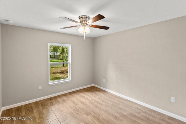 Building Photo - 442 SW Naha St