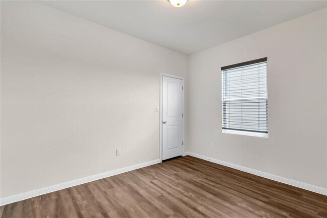 Building Photo - 360 Bell Rings Dr