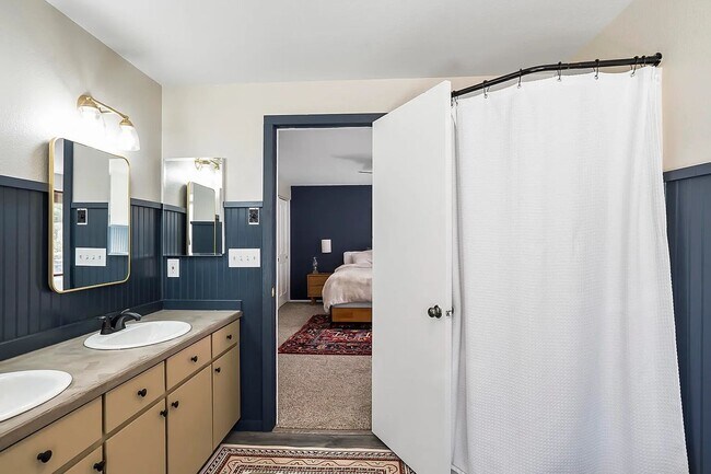 Building Photo - Beautiful Home- Backs up to BLM Land