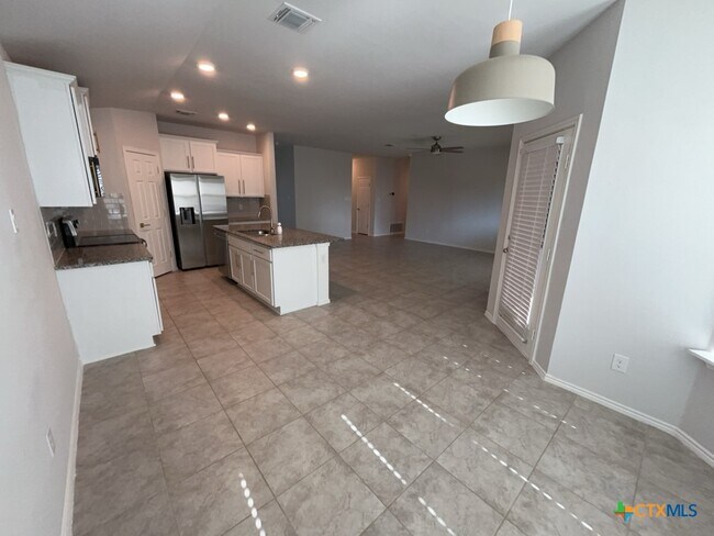 Building Photo - 1824 Fall Creek Ct