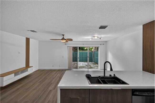 Building Photo - 744 NW 42nd Pl