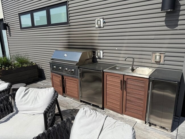 Building Photo - 70 Leo M Birmingham Pkwy