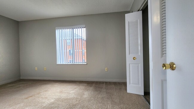 Building Photo - 65 North Point Dr