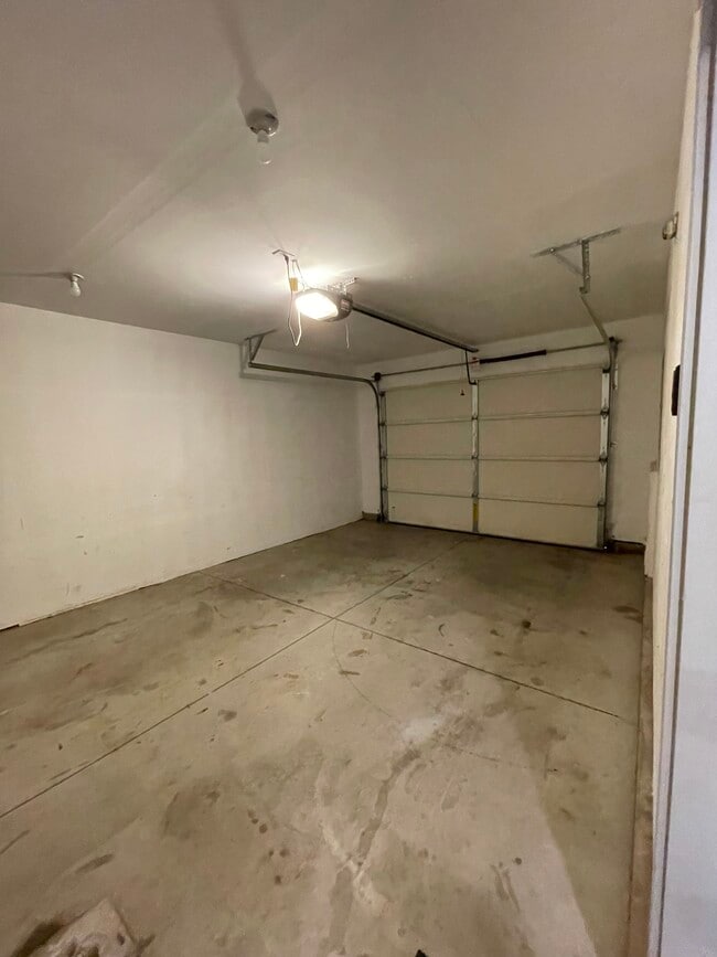 Building Photo - 5784 W Albany Pl