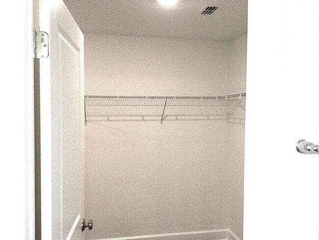 Building Photo - 1033 Walden Pond Dr