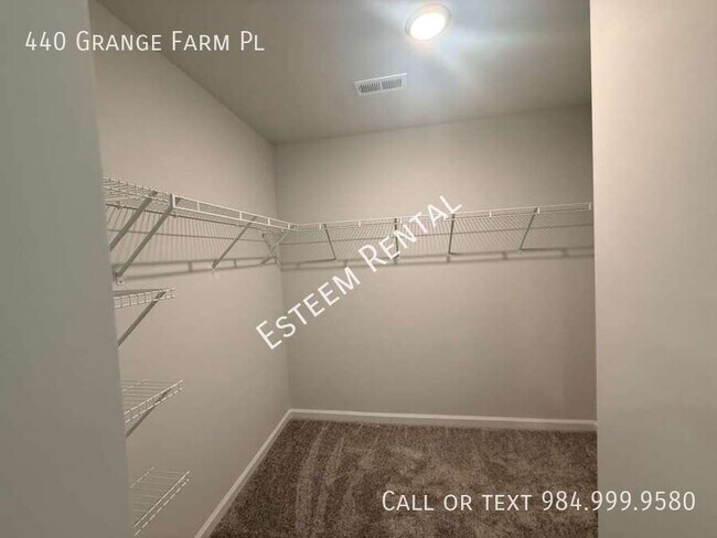 Building Photo - 440 Grange Farm Pl