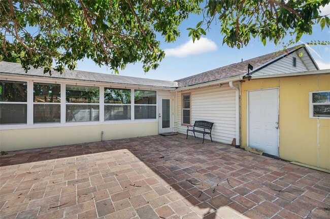 Building Photo - 5883 Darren Ct