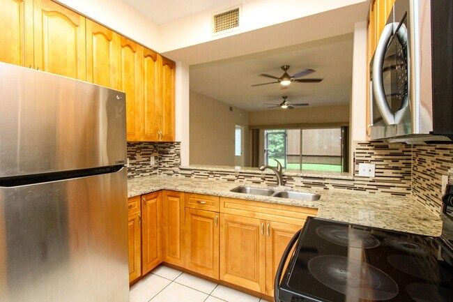 Building Photo - ***2BED/2BATH***PRESERVE VIEW***UPDATED KI...