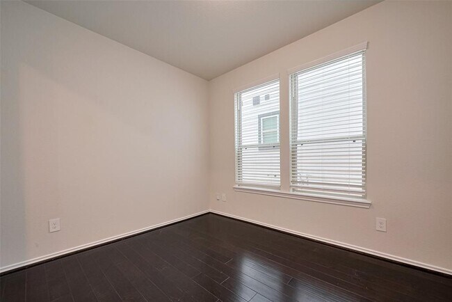 Building Photo - 3414 Signor Dr