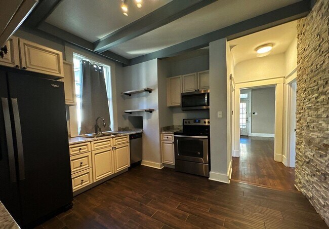 Building Photo - Gorgeous 4 Bedroom Home Now Available!!