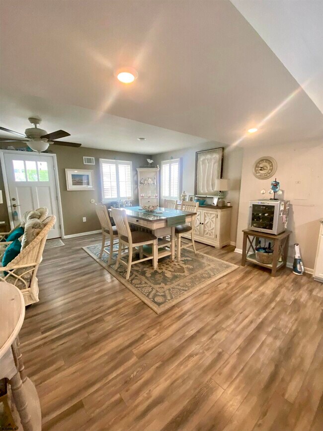 Building Photo - 9103 Amherst Ave