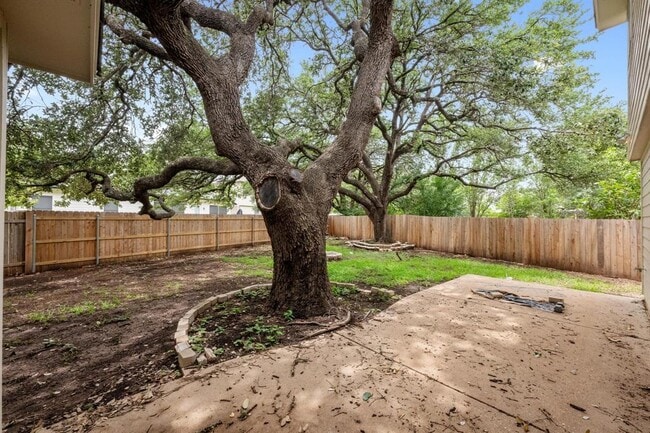 Building Photo - 4433 Chickasaw Ct