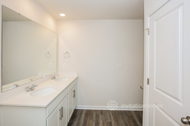 Building Photo - 11822 Brier Vlg Ln