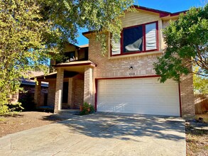 Building Photo - Move-In Special. ½ off the first full month's rent with a 12-month lease.