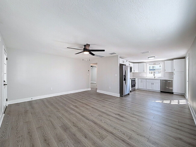 Building Photo - 768 49th Ave N