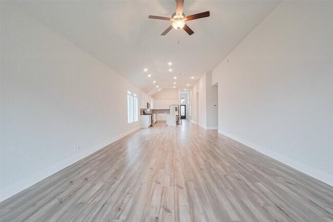 Building Photo - 200 Catalina Cove Dr