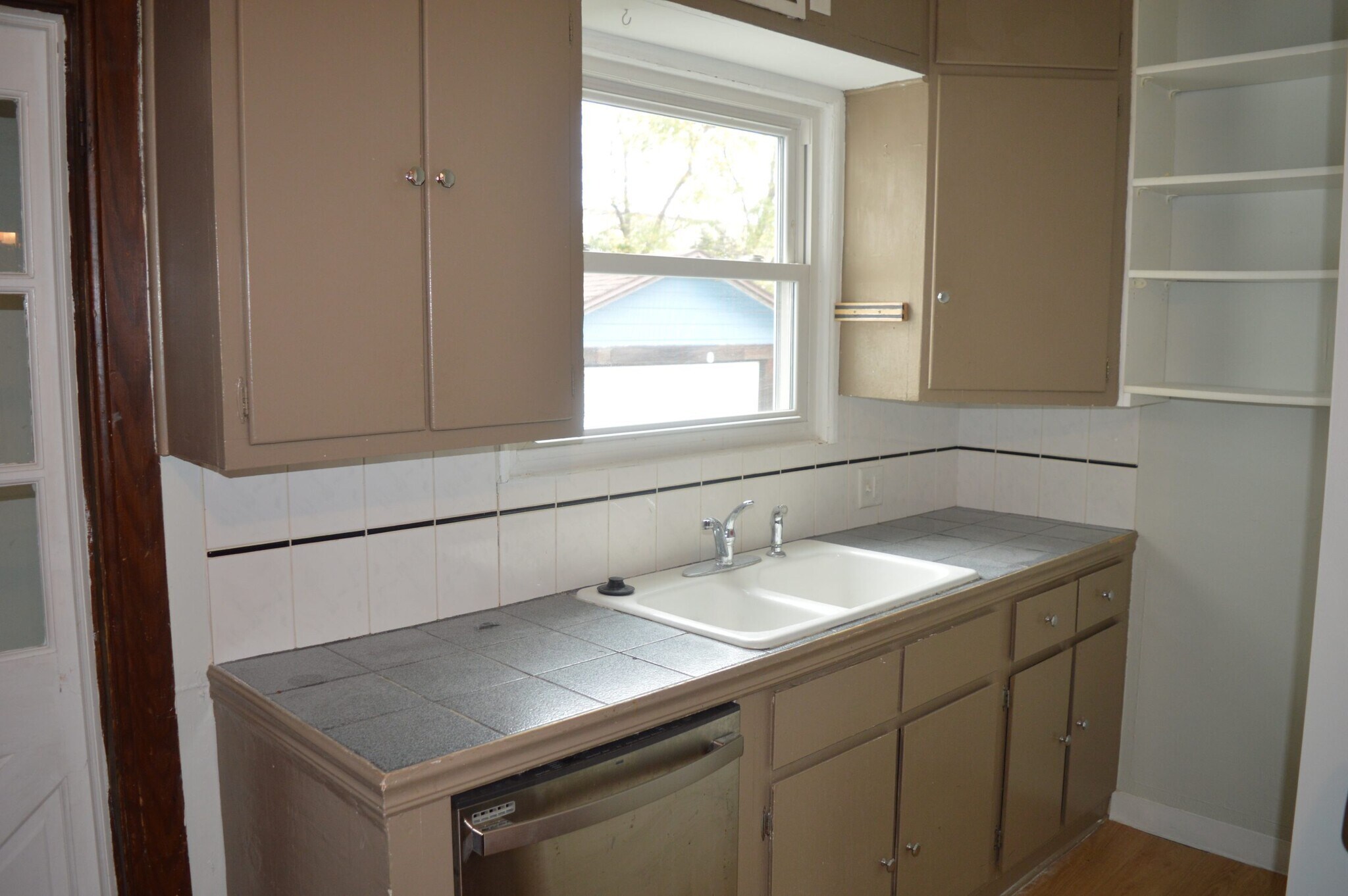 Building Photo - 142 S Marquette St