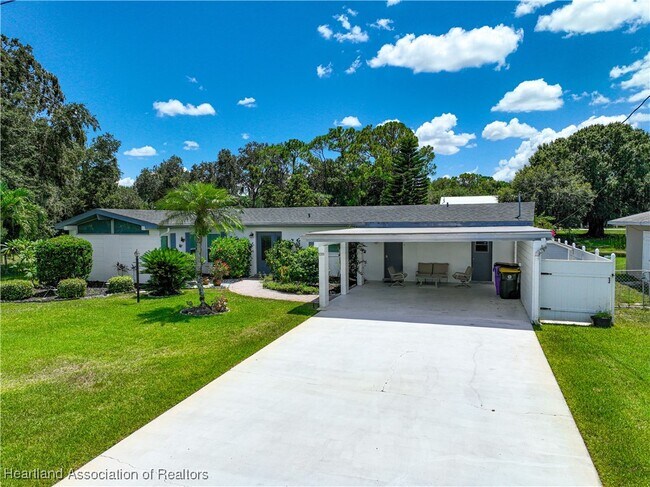 Building Photo - 120 Happiness Ave