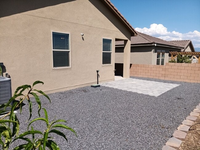 Building Photo - 4 Bedroom - 2 Bathroom , Newly built 2023!