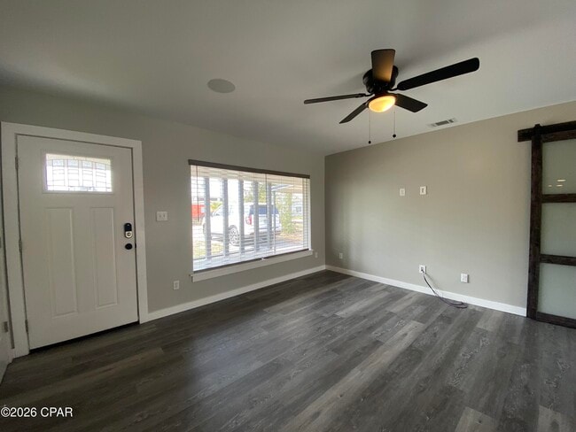 Building Photo - 1606 Clay Ave