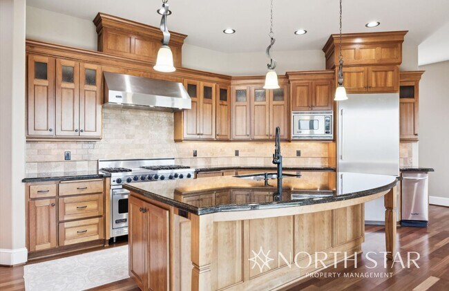 Building Photo - Executive Estate in Atherton Heights with ...