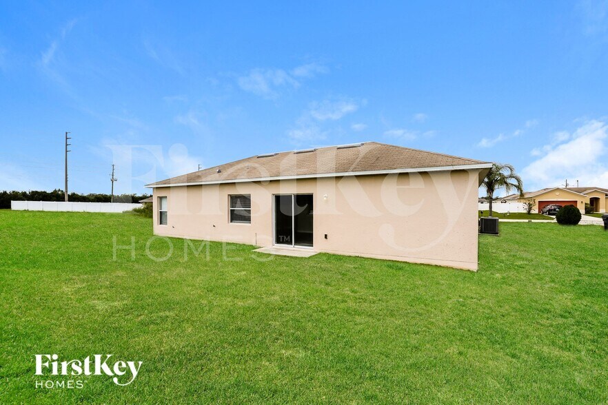 Building Photo - 939 Cumberland Dr