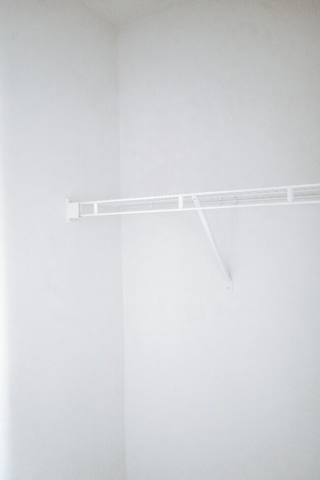 Building Photo - 184 Browband St