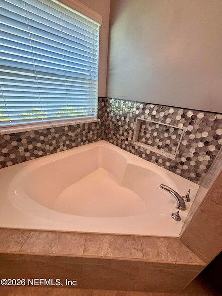 Building Photo - 15730 Spotted Saddle Cir