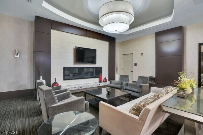 Building Photo - 40 W Park Pl