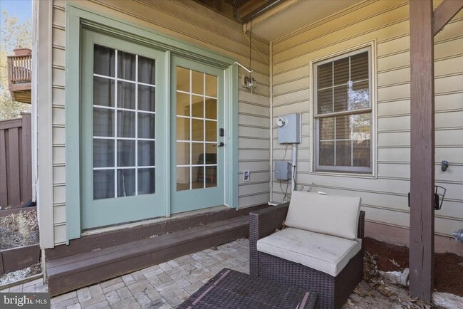 Building Photo - 4550 Fair Valley Dr